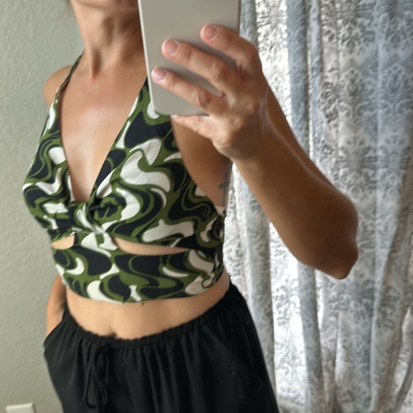 Stella Dallas Rainforest Night swirl cut out halter crop tops long tie back - Picture 5 of 7